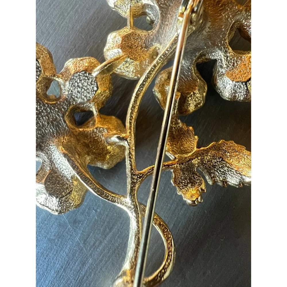 N/A gold tone